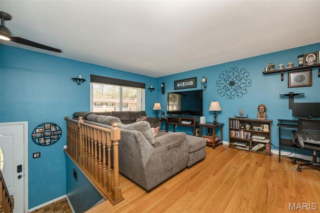 28 James Court, Ballwin, MO 63021