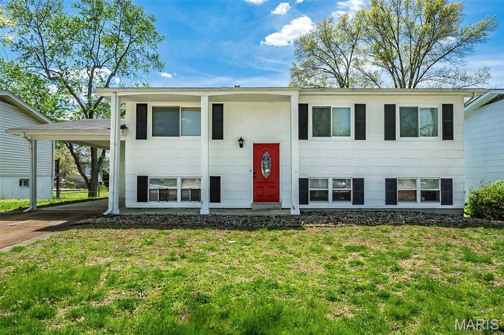 28 James Court, Ballwin, MO 63021