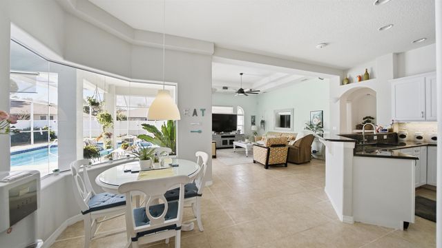 22 Flanders Ln, Palm Coast, FL 32137