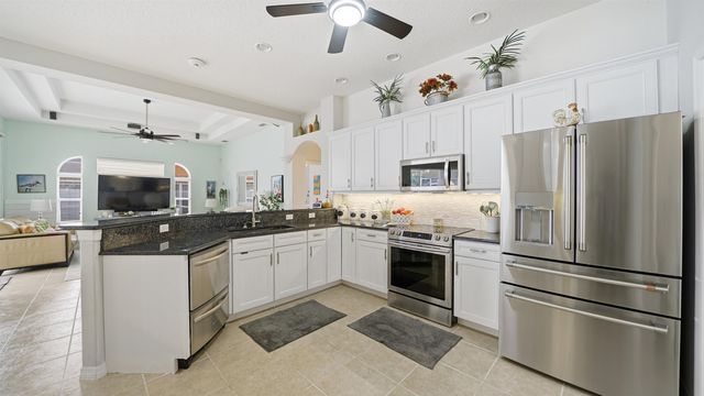 22 Flanders Ln, Palm Coast, FL 32137