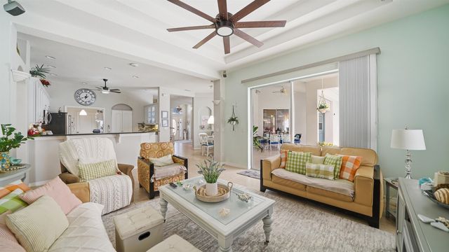 22 Flanders Ln, Palm Coast, FL 32137