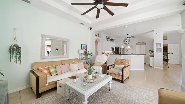 22 Flanders Ln, Palm Coast, FL 32137