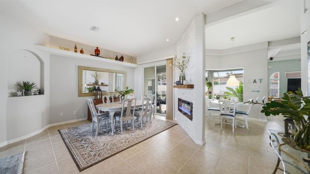 22 Flanders Ln, Palm Coast, FL 32137