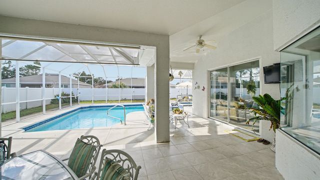 22 Flanders Ln, Palm Coast, FL 32137