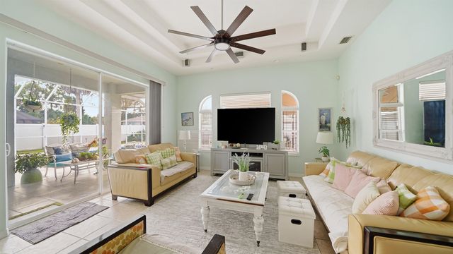 22 Flanders Ln, Palm Coast, FL 32137