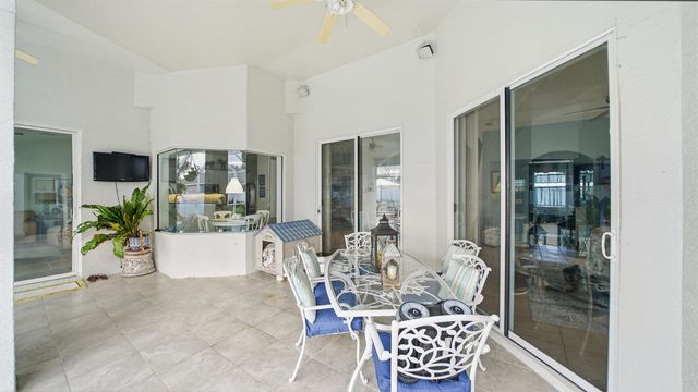 22 Flanders Ln, Palm Coast, FL 32137