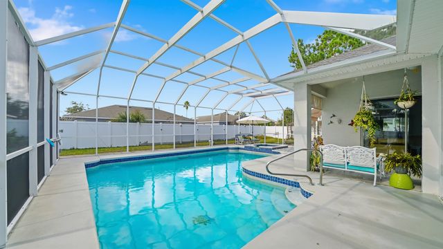 22 Flanders Ln, Palm Coast, FL 32137