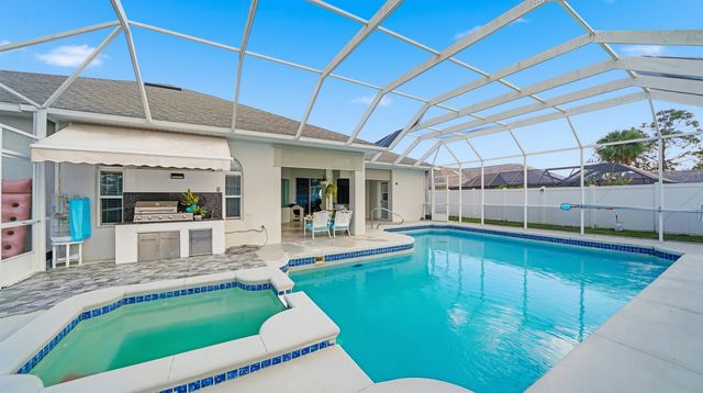 22 Flanders Ln, Palm Coast, FL 32137