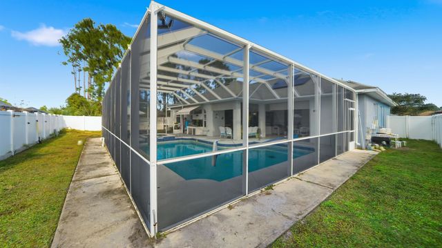 22 Flanders Ln, Palm Coast, FL 32137