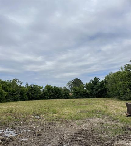 2504 Massey Tompkins Road, Baytown, TX 77521