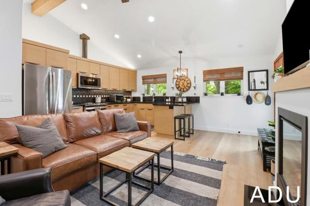 969 Twin Brook Court, San Jose, CA 95126