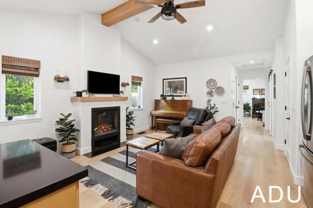 969 Twin Brook Court, San Jose, CA 95126