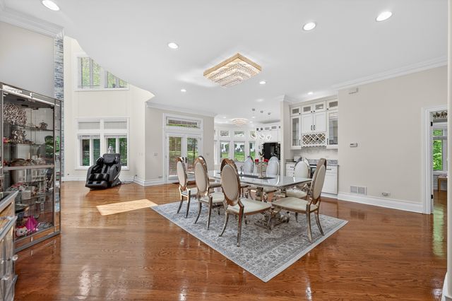 4 Dani Lane, Schaumburg, IL 60173