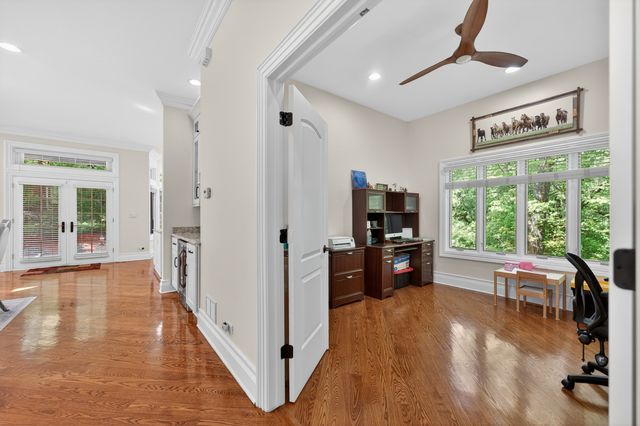 4 Dani Lane, Schaumburg, IL 60173