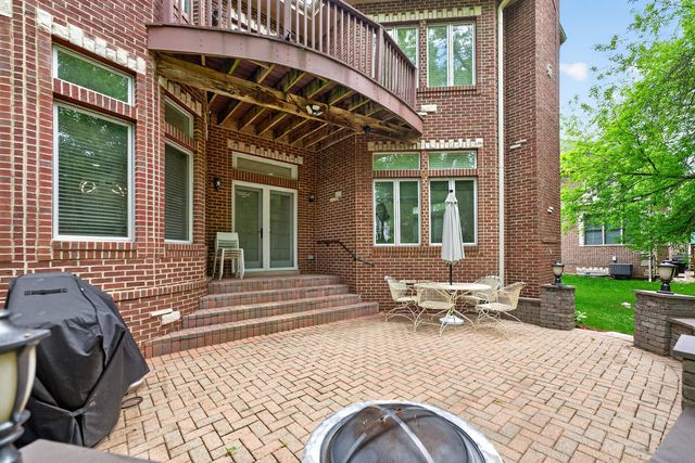 4 Dani Lane, Schaumburg, IL 60173