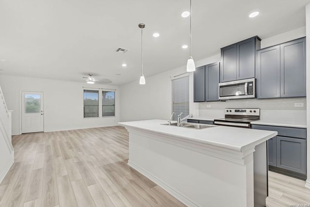 3210 Sunday Song, San Antonio, TX 78245