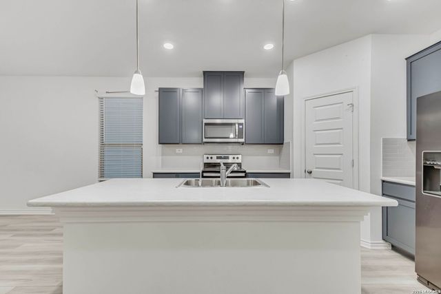 3210 Sunday Song, San Antonio, TX 78245
