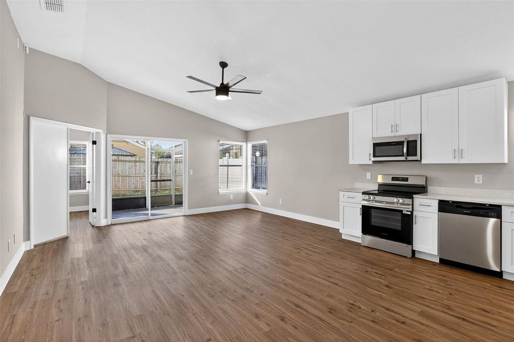 Image 8 of property listing at 5444 BLUEBERRY DRIVE, Orlando, FL 32811