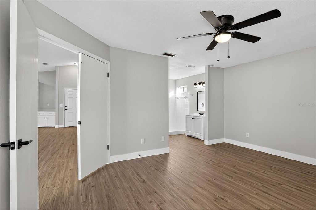 Image 10 of property listing at 5444 BLUEBERRY DRIVE, Orlando, FL 32811