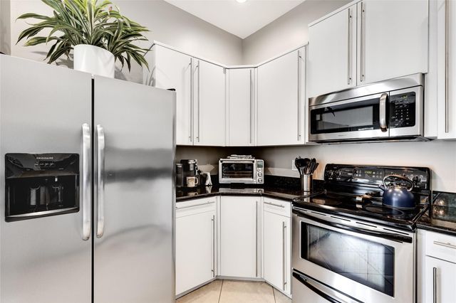 1224 NE 18th Avenue 1, Fort Lauderdale, FL 33304