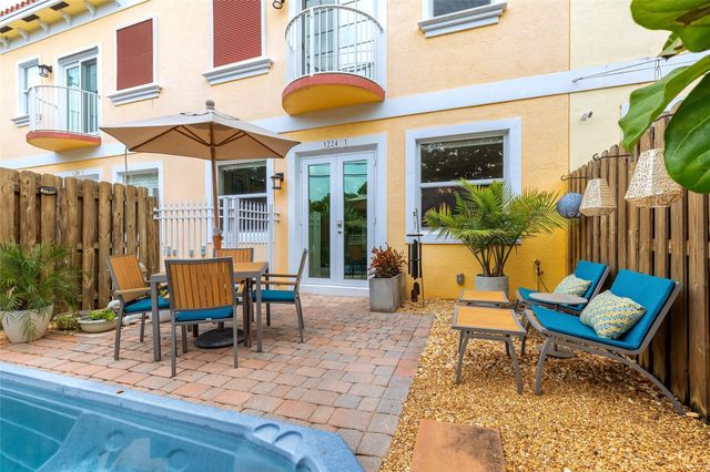 1224 NE 18th Avenue 1, Fort Lauderdale, FL 33304