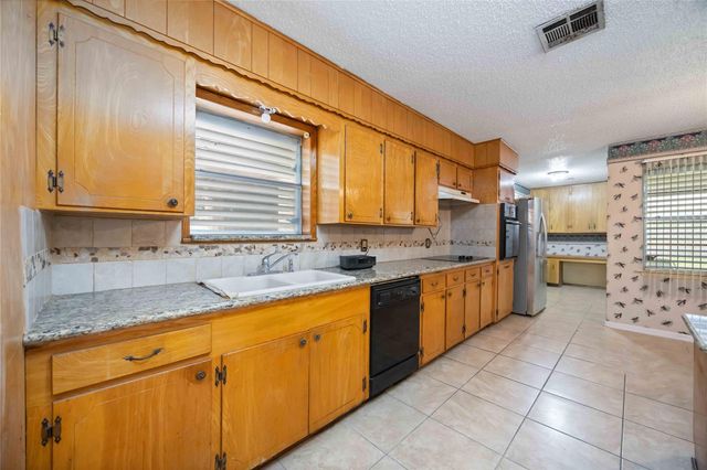 2612 Lake Park Drive Drive, La Marque, TX 77568