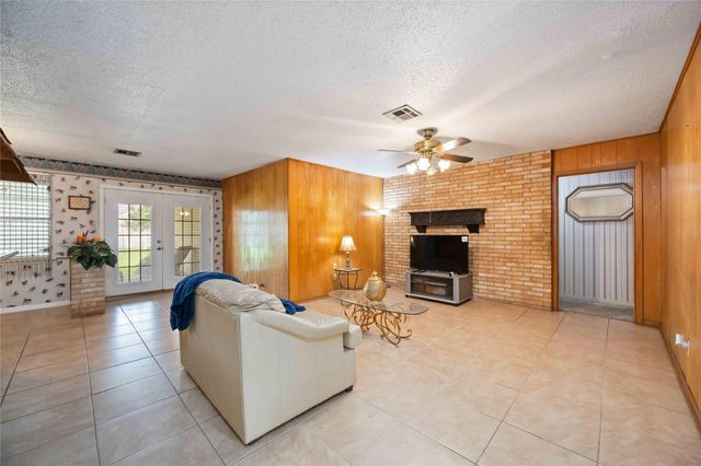 2612 Lake Park Drive Drive, La Marque, TX 77568