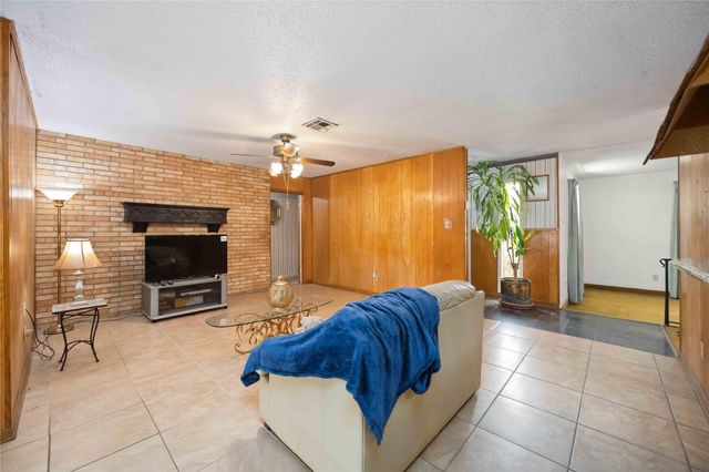 2612 Lake Park Drive Drive, La Marque, TX 77568