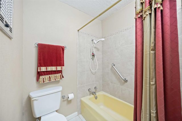 2612 Lake Park Drive Drive, La Marque, TX 77568