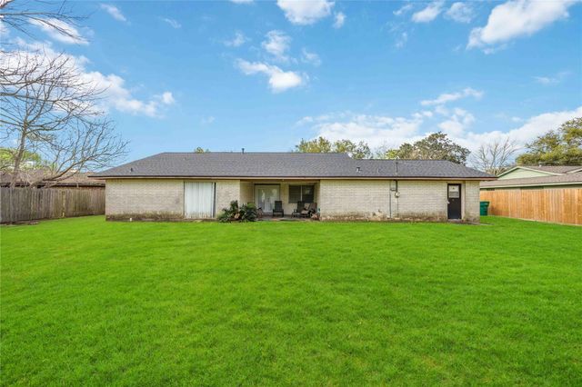 2612 Lake Park Drive Drive, La Marque, TX 77568