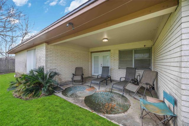 2612 Lake Park Drive Drive, La Marque, TX 77568