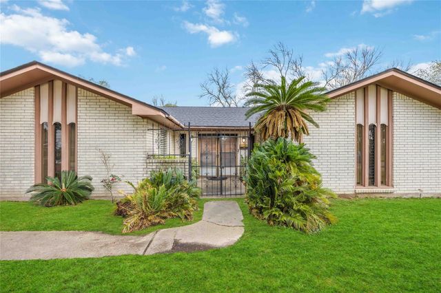 2612 Lake Park Drive Drive, La Marque, TX 77568