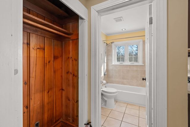 16 Smith St, Haverhill, MA 01832