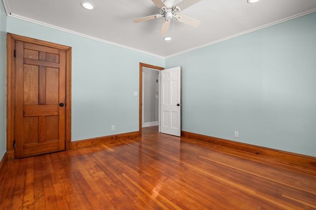 16 Smith St, Haverhill, MA 01832