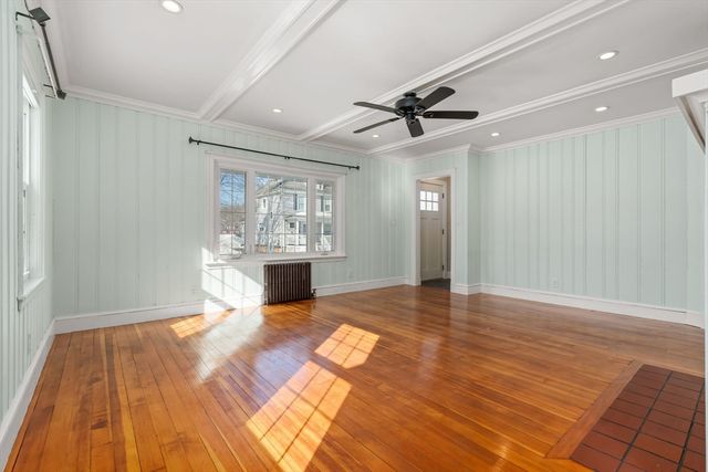 16 Smith St, Haverhill, MA 01832