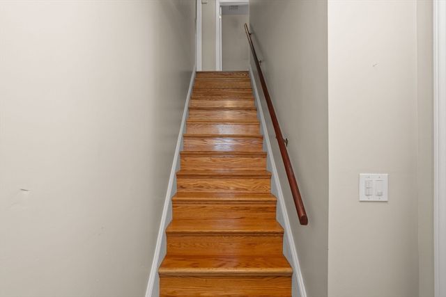 16 Smith St, Haverhill, MA 01832