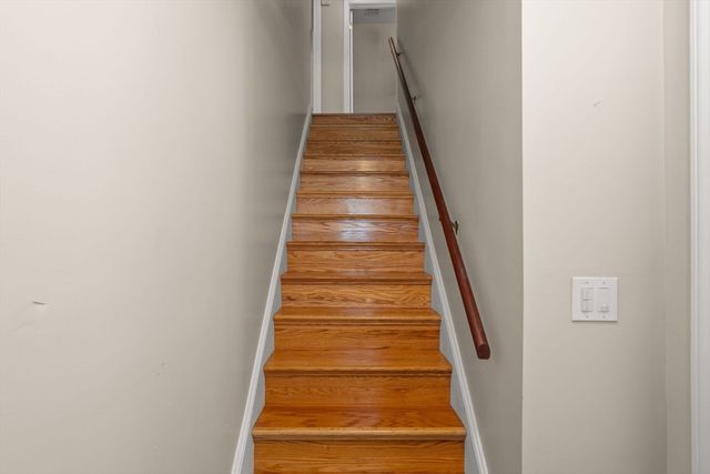 16 Smith St, Haverhill, MA 01832