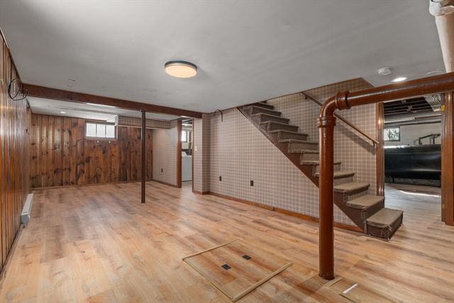 16 Smith St, Haverhill, MA 01832