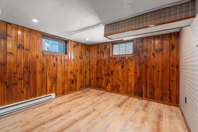 16 Smith St, Haverhill, MA 01832