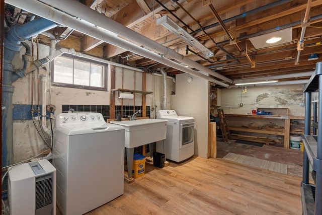 16 Smith St, Haverhill, MA 01832