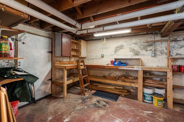 16 Smith St, Haverhill, MA 01832