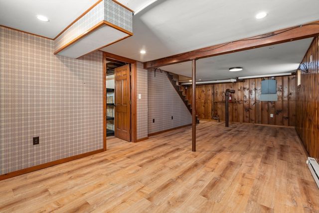 16 Smith St, Haverhill, MA 01832