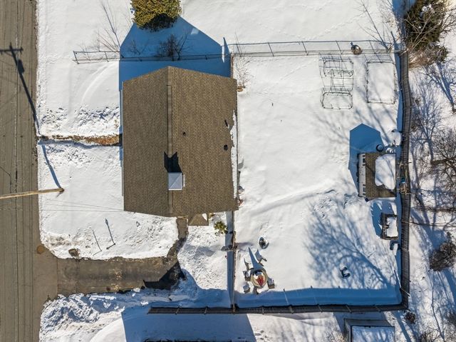 16 Smith St, Haverhill, MA 01832