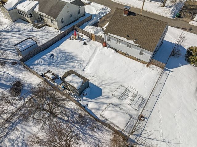 16 Smith St, Haverhill, MA 01832