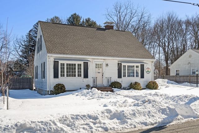 16 Smith St, Haverhill, MA 01832
