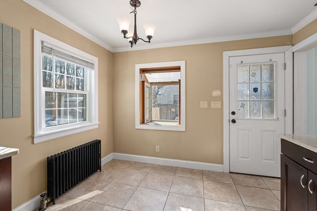 16 Smith St, Haverhill, MA 01832