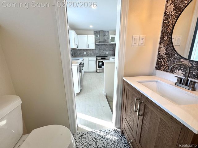 26923 Constance Avenue, Dearborn Heights, MI 48127