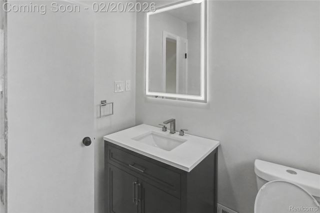 26923 Constance Avenue, Dearborn Heights, MI 48127