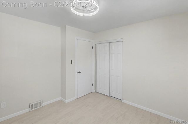 26923 Constance Avenue, Dearborn Heights, MI 48127