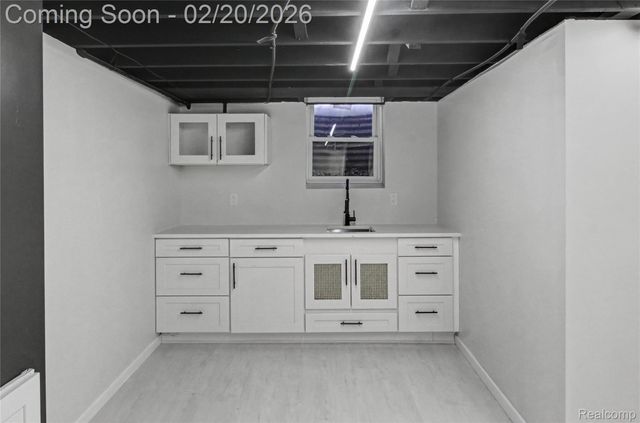 26923 Constance Avenue, Dearborn Heights, MI 48127